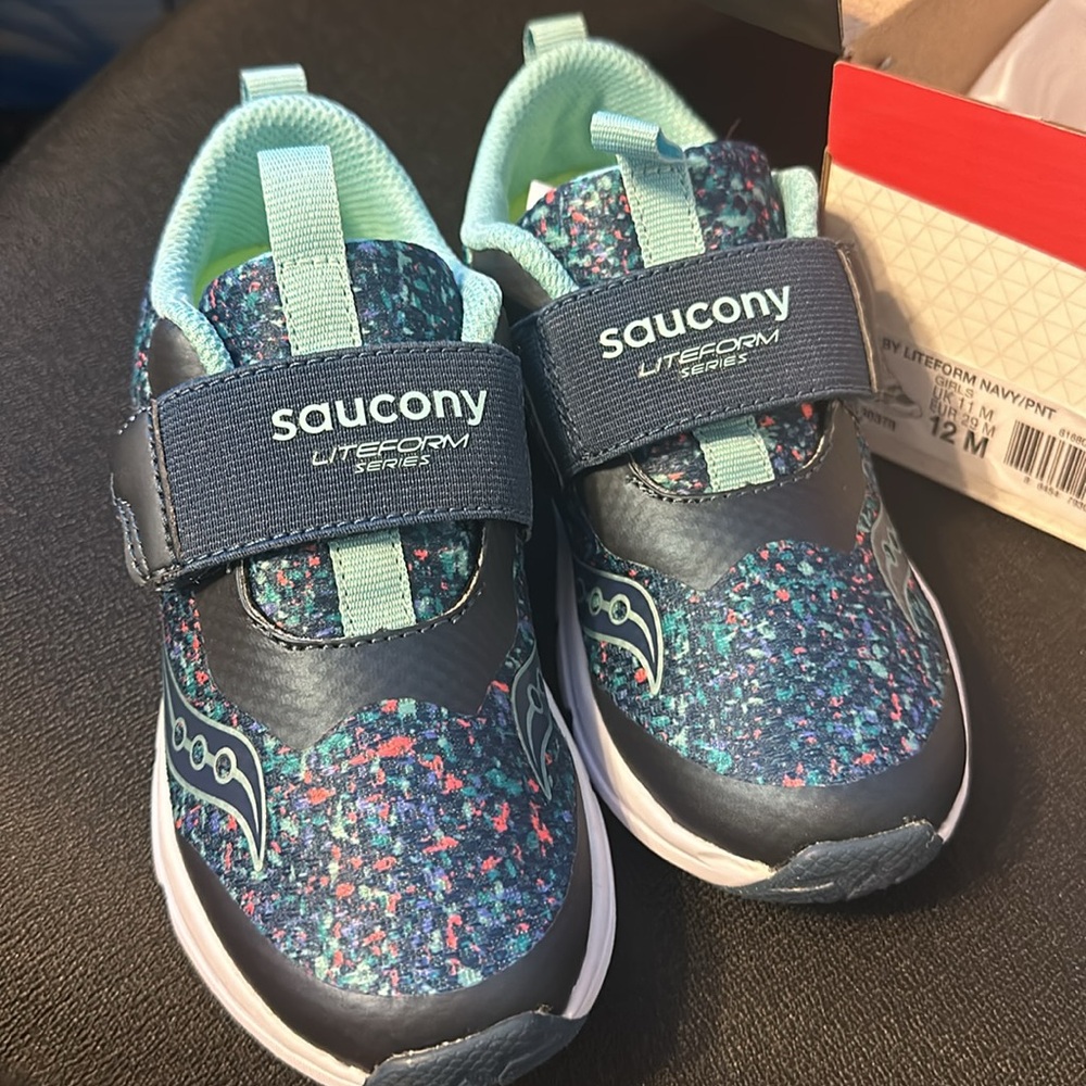 New saucony kids shoes - size 12